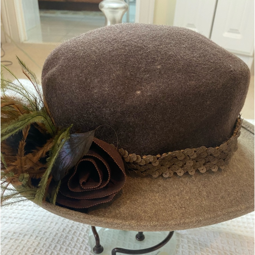 Beautiful brown wool whimsical and flirty hat with bow  and feathers!  🪶